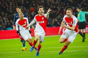 壹号娱乐-训练课后法甲焦点战；曼联完成防线松动；底气十足；资深球员宣示担当的简单介绍