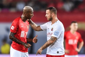 壹号-持续失利引发热议！，Doinb在曼联比赛中败北引发球迷热议的简单介绍